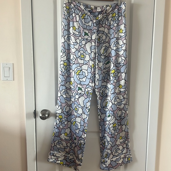 Olivia von Halle 100% silk pajamas set - Picture 10 of 17